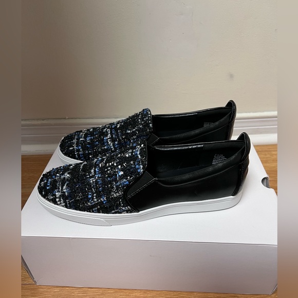 nine west sneakers - Picture 2 of 7